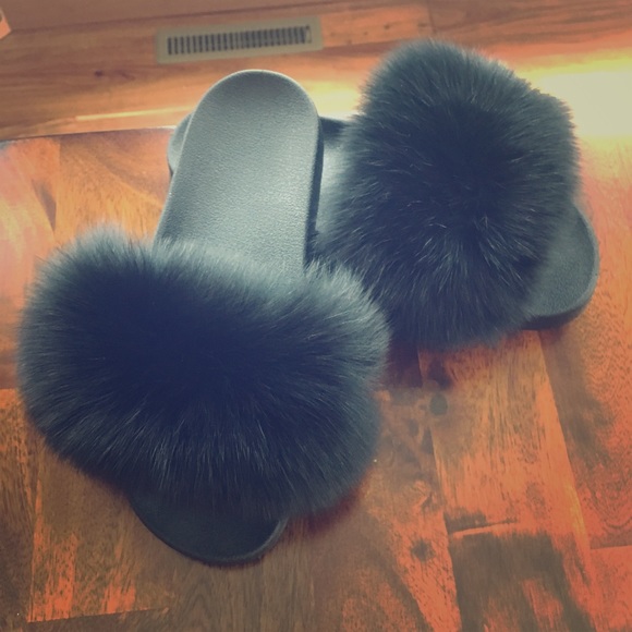 Brand New REAL Fox Fur Slides in Black!!!STUNNING! - Picture 1 of 5